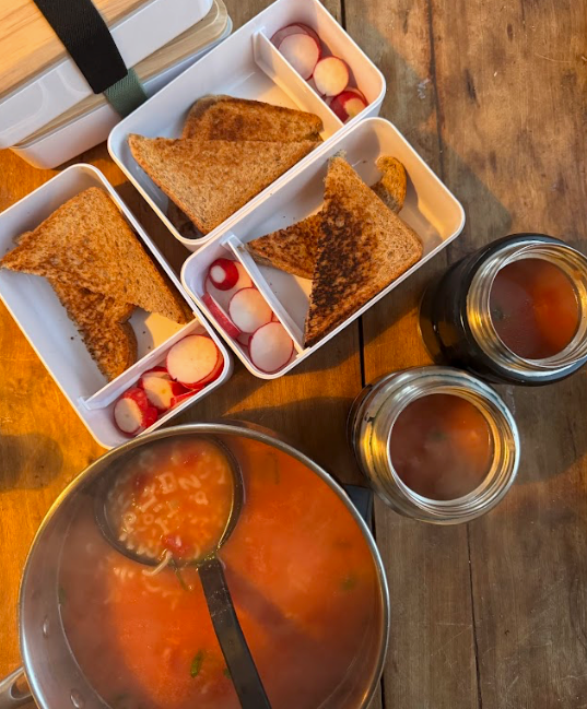 Duo soupe tomates-nouilles et grilled cheese pour boîte à lunch
