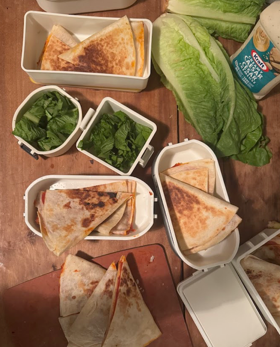 Quesadillas grillées avec salade césar pour la boîte à lunch