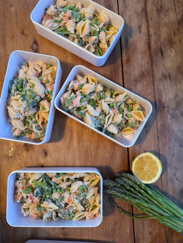 Salade de coquilles aux herbes et truite fumée pour la boite à lunch