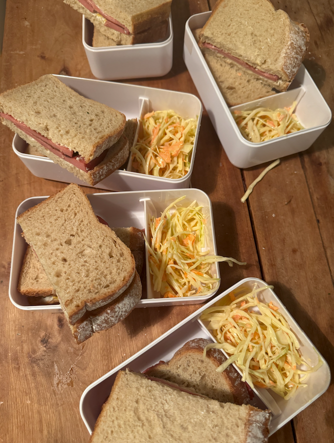 Sandwich au baloney rôti pour la boîte à lunch