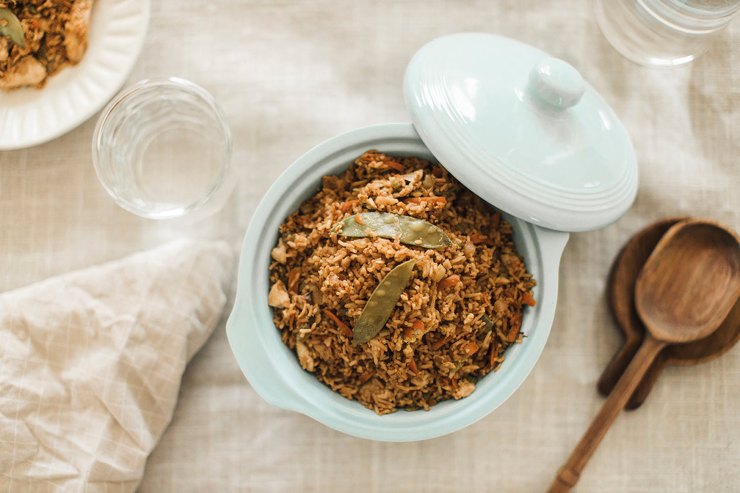 Riz frit au poulet et aux légumes
