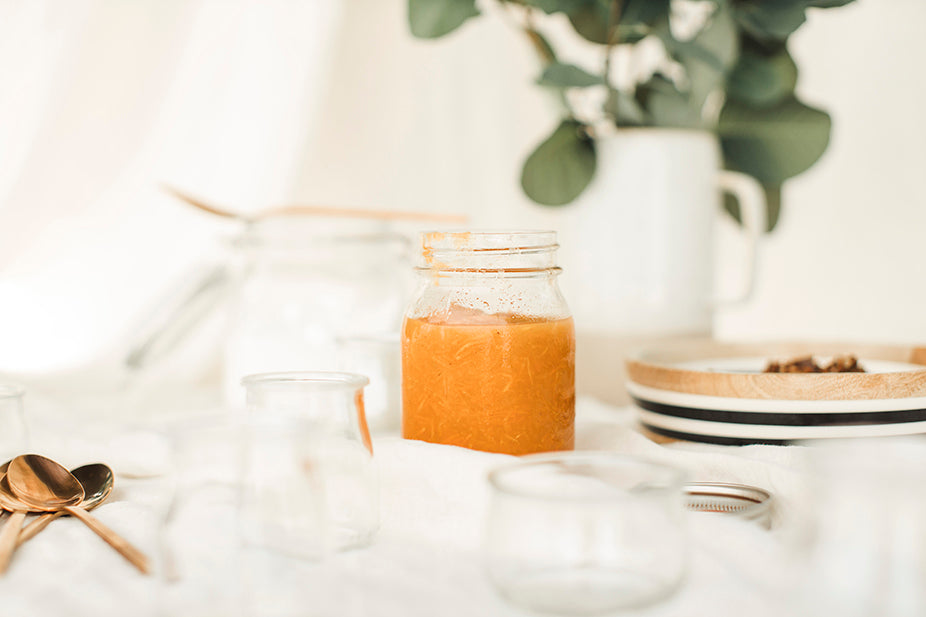 Yogourt avec fruits et légumes au fond