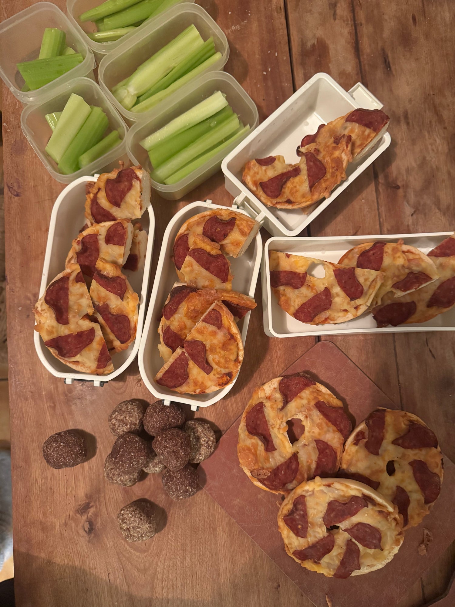 Pizza pepperoni fromage sur bagels pour la boîte à lunch