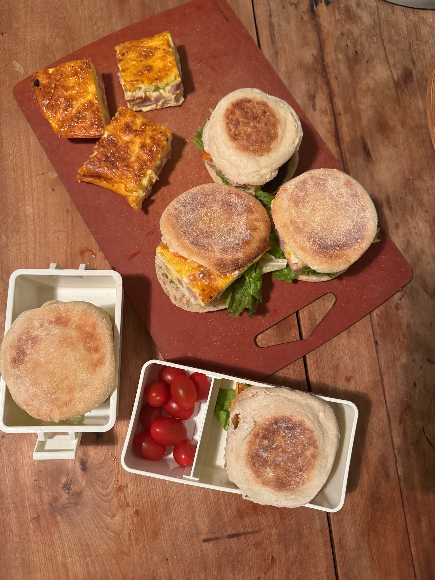 Sandwich à la frittata lorraine pour la boîte à lunch