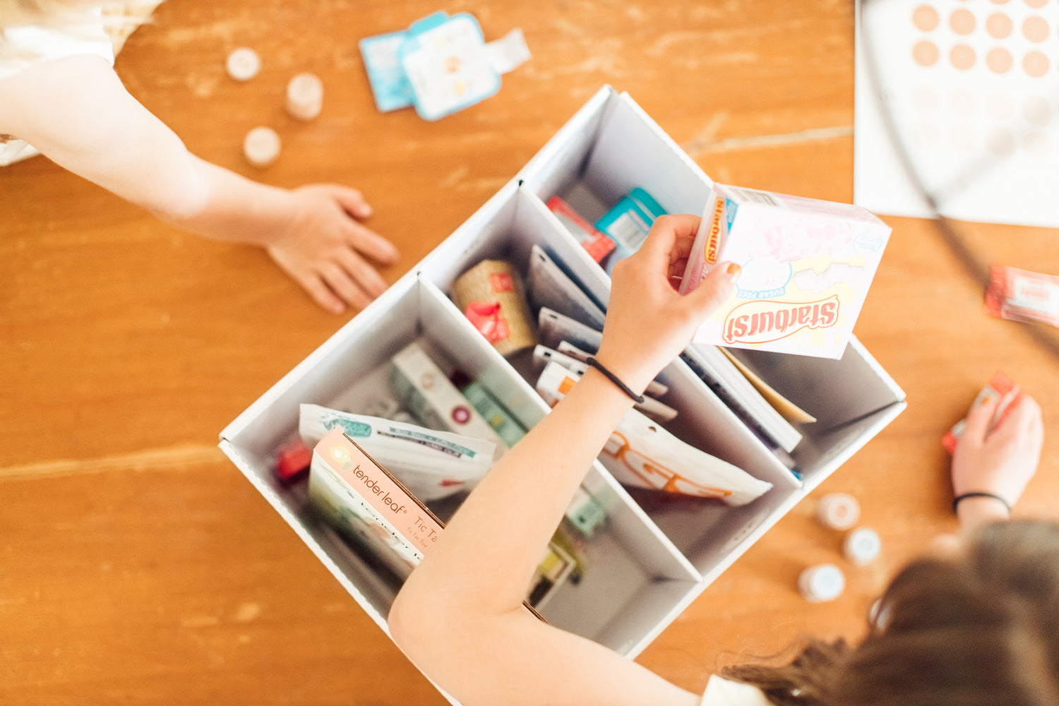 Apprendre aux enfants à distinguer désirs et besoins : une étape clé dans l'éducation financière