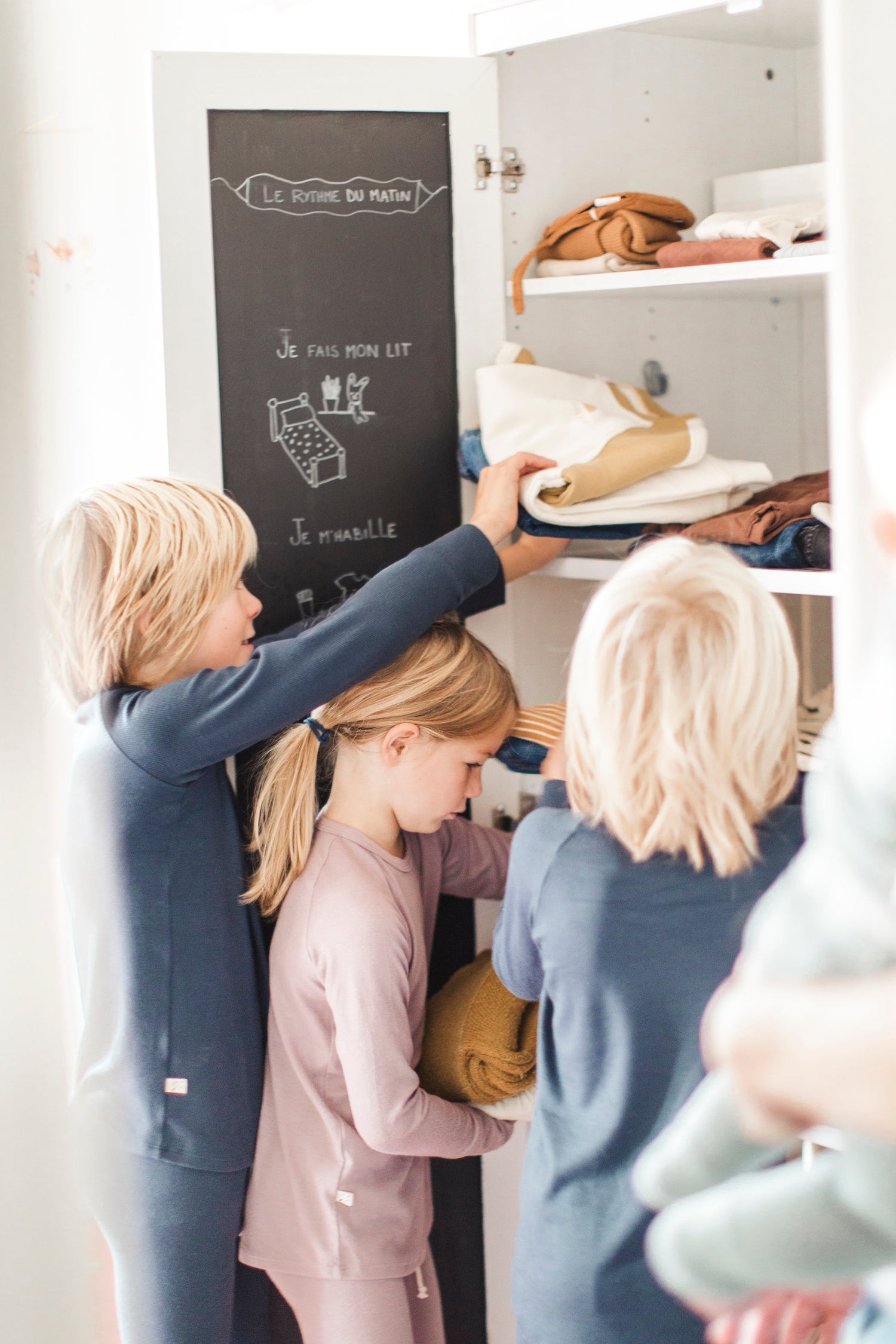 Accompagner son enfant dans le tri de sa garde-robe