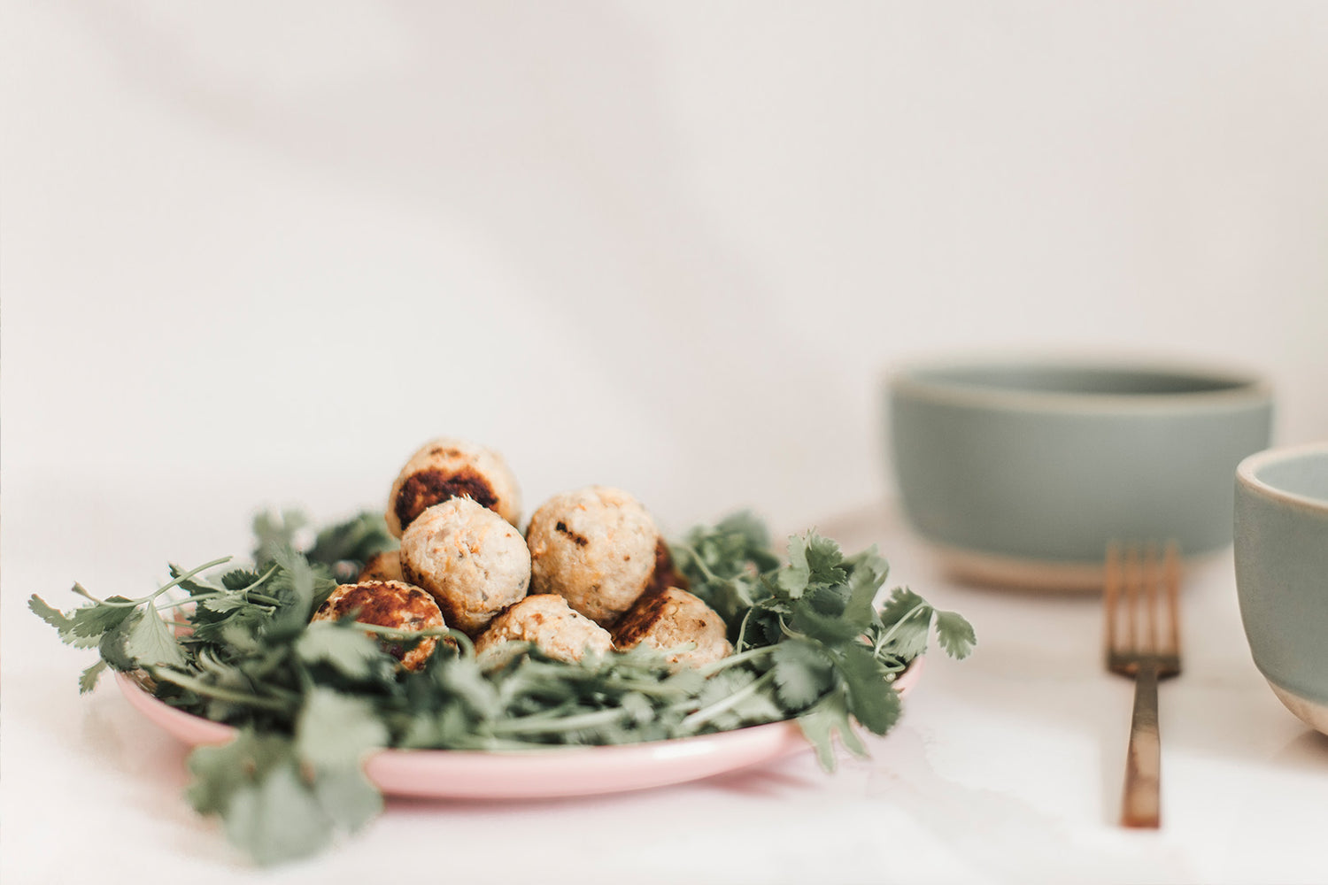 Boulettes au poulet barbecue en sauce Alfredo