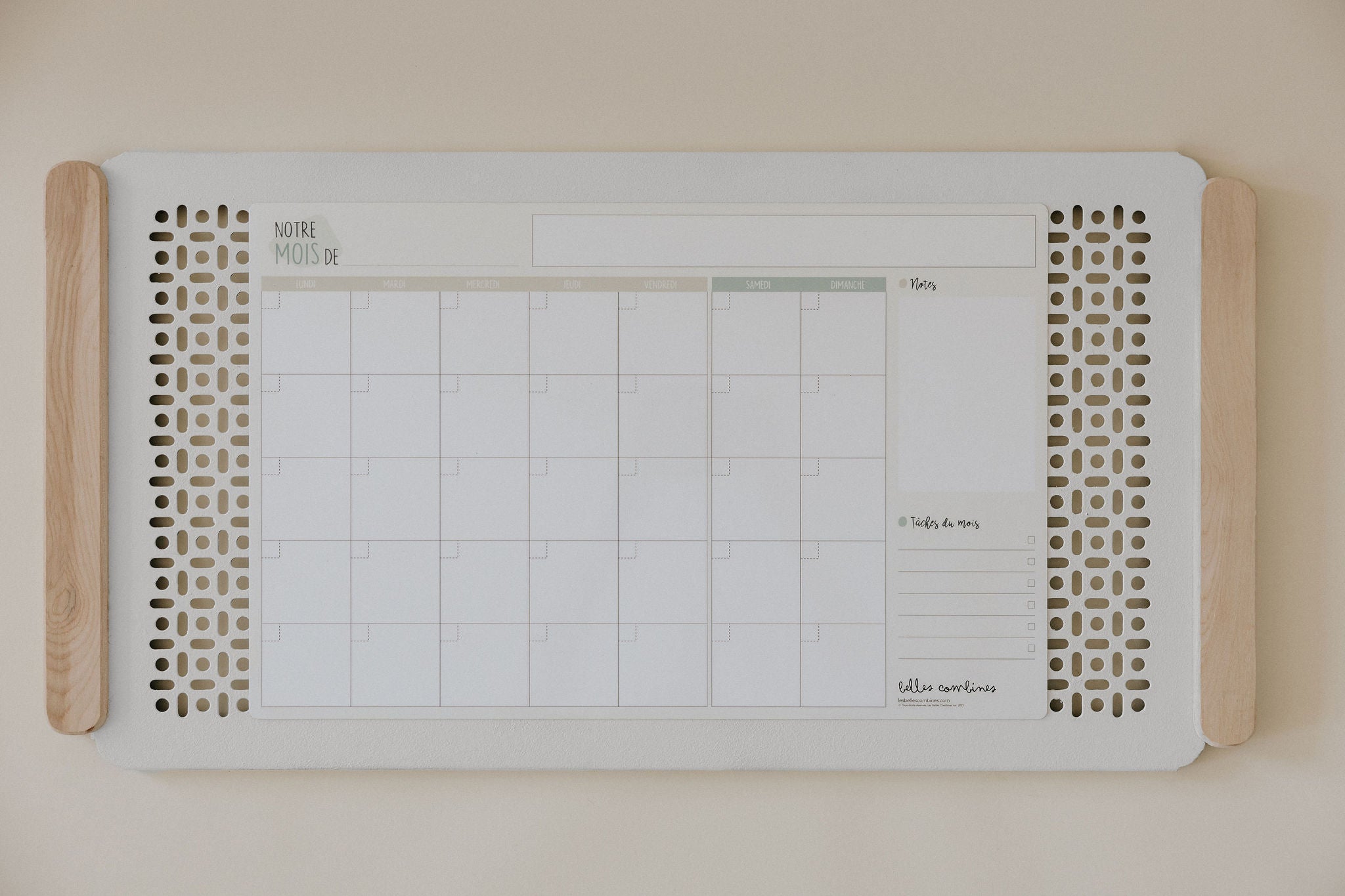 Laurel magnetic board
