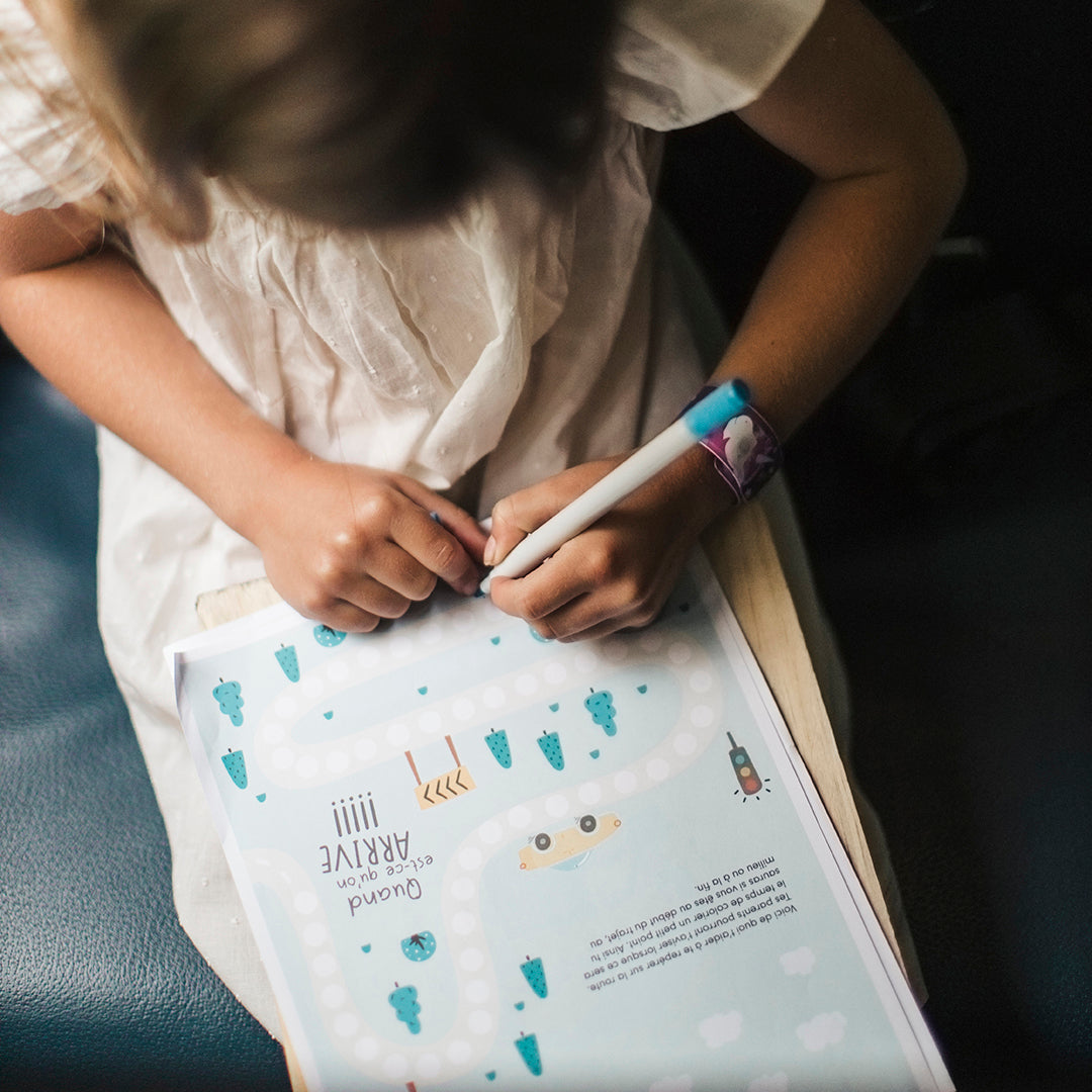 Downloadable practical guide for the parent + downloadable travel journal for the child