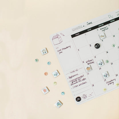 English version of the magnetic monthly planner use with magnets Les Belles Combines